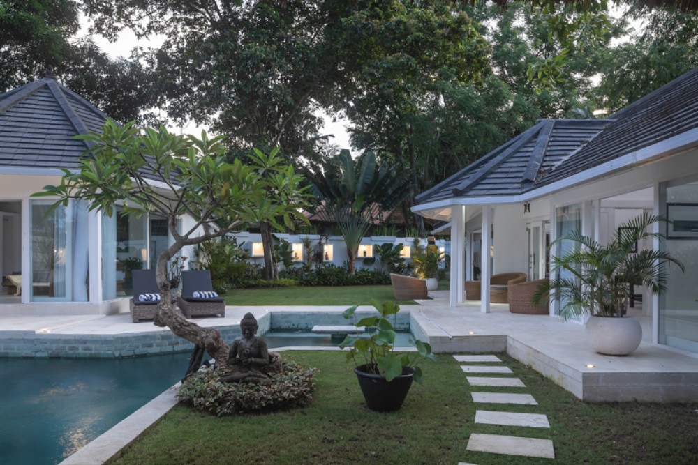 Charming Three Bedrooms Villa Dijual di Canggu