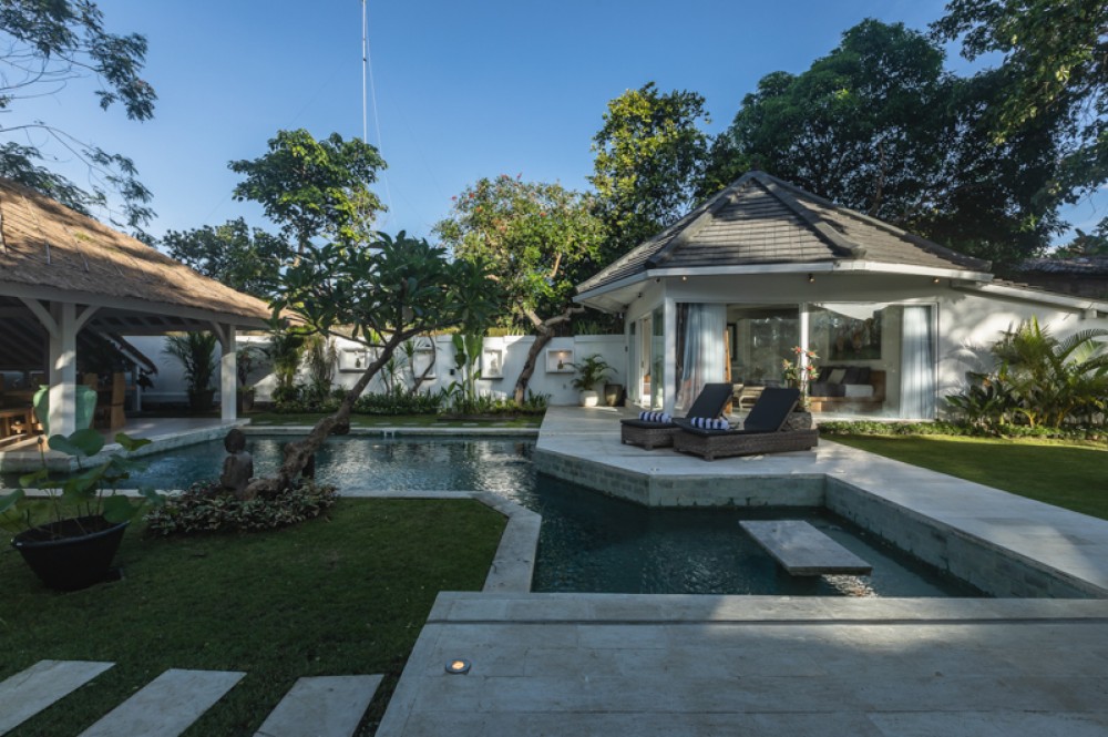 Charming Three Bedrooms Villa Dijual di Canggu