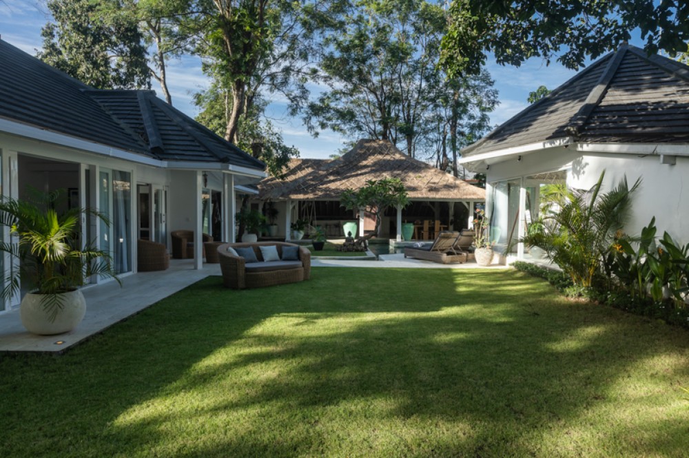 Charming Three Bedrooms Villa Dijual di Canggu