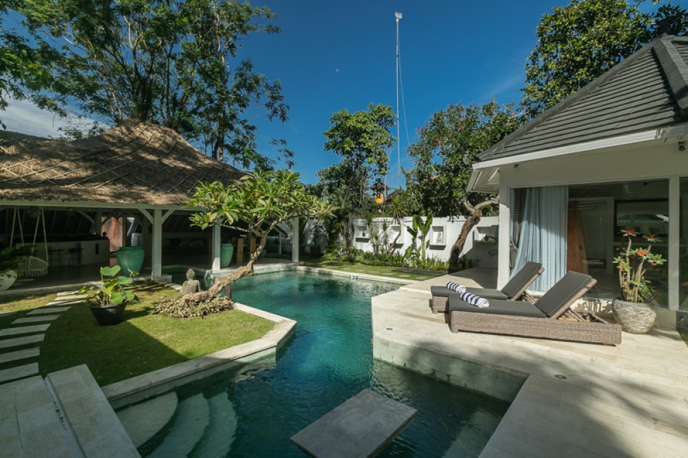 Charming Three Bedrooms Villa Dijual di Canggu