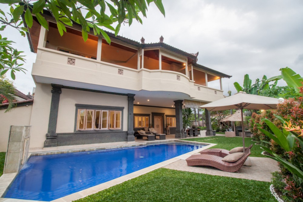 Huge family villa with amazing rice paddies view