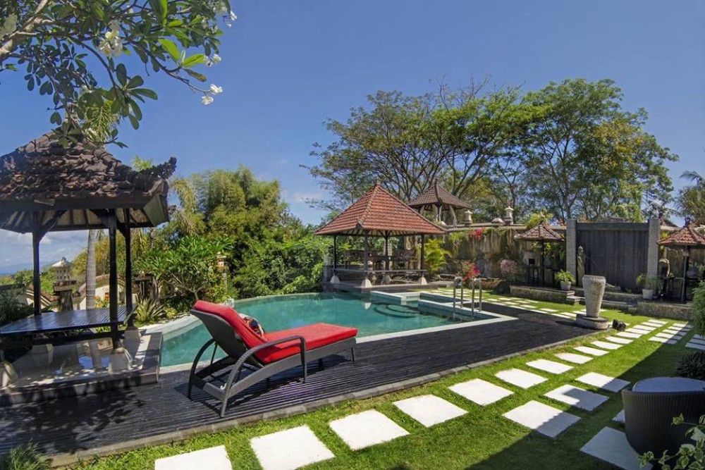 Freehold Villa 10 Kamar Cantik yang Indah di Gianyar