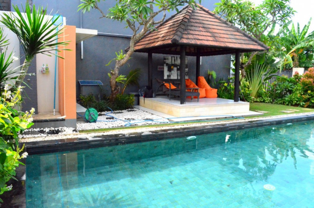 Minimalis Modern Freehold Villa dijual di Kerobokan