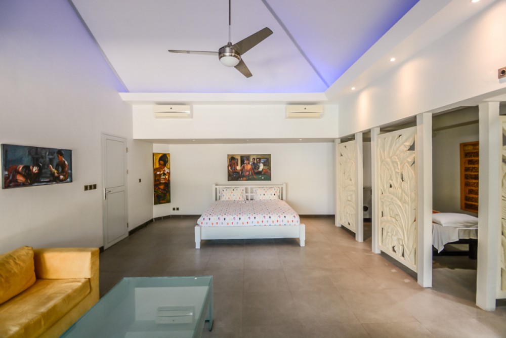 Villa luxueuse de quatre chambres à coucher à vendre à Sanur, côté plage