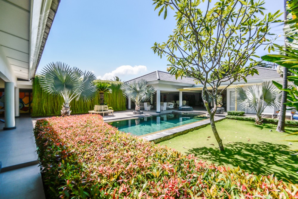 Luxurious Four Bedrooms Villa for Sale in the Beach Side of Sanur