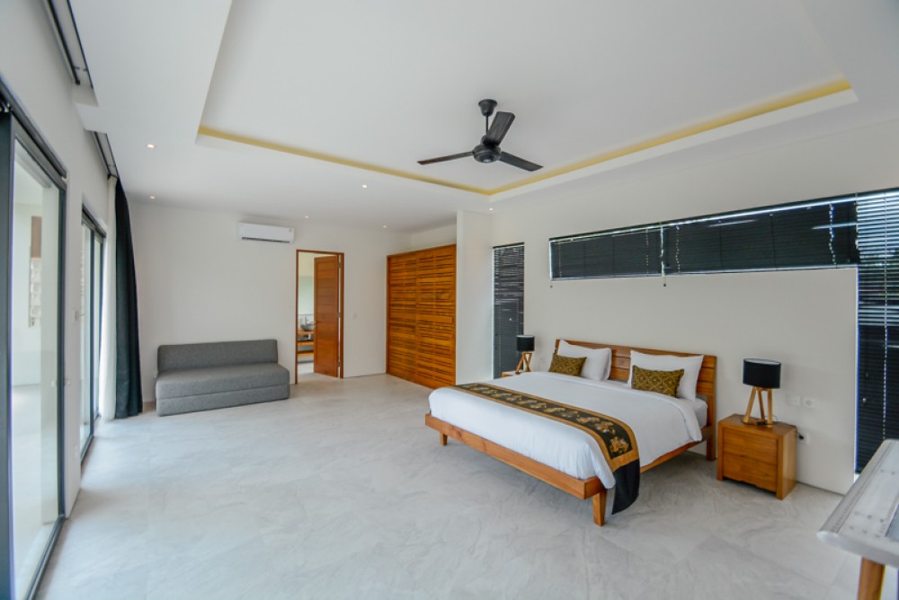 Villa Modern Tiga Kamar Tidur Baru Dijual di Ubud