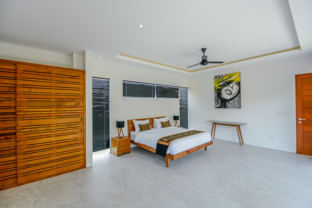 Villa Modern Tiga Kamar Tidur Baru Dijual di Ubud