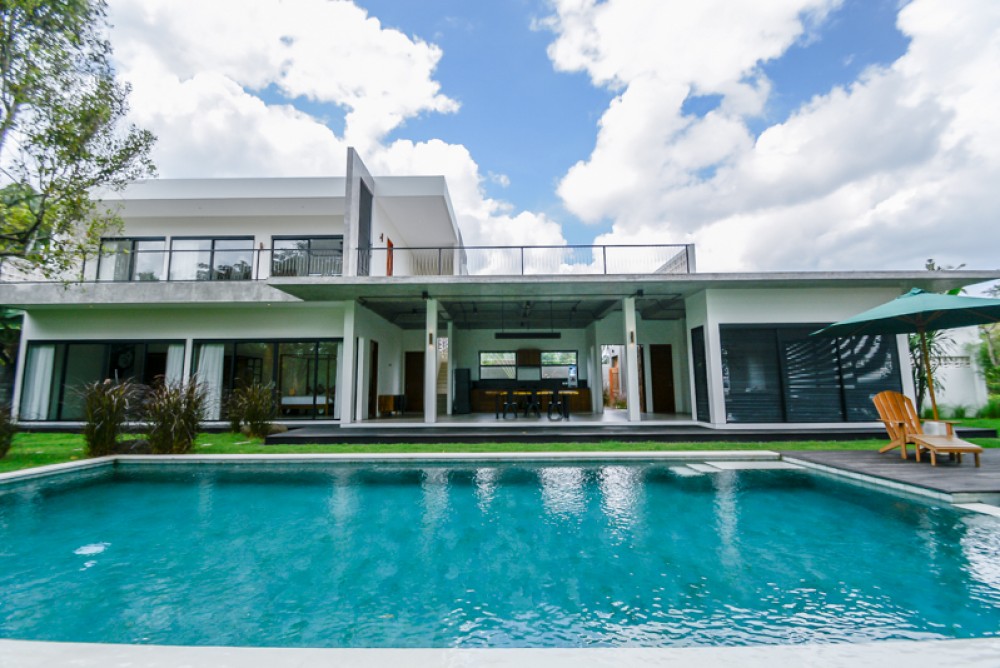 Brand New Three Bedrooms Modern Villa for Sale in Ubud