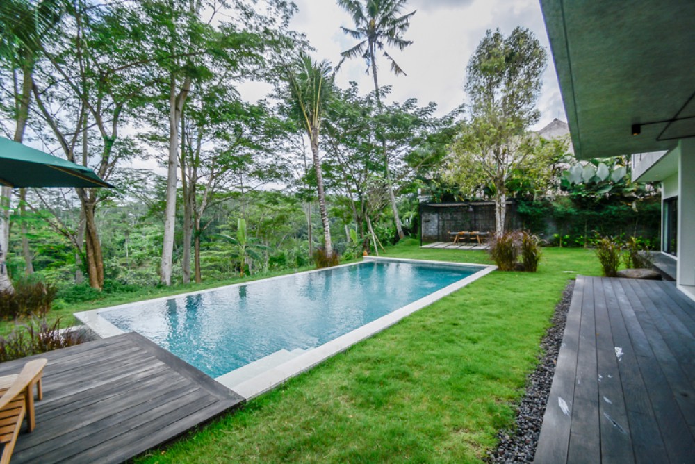 Villa Modern Tiga Kamar Tidur Baru Dijual di Ubud