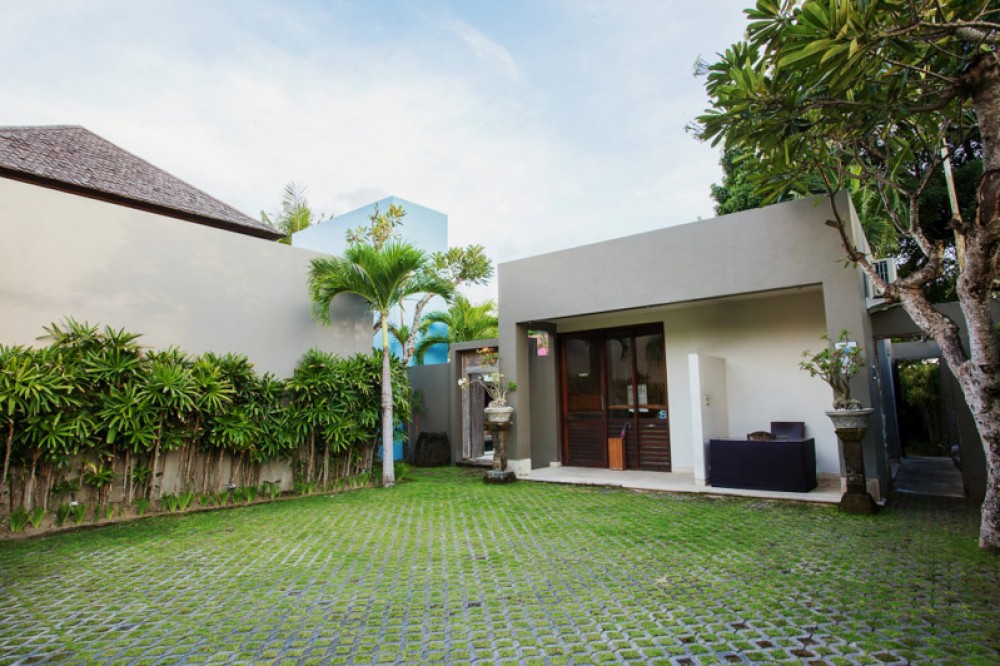 Villa de luxe en pleine propriété à vendre à Batu Belig