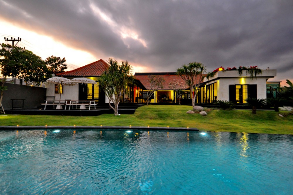 Amazing Villa with Spacious land for Sale in Canggu Kibarer Property
