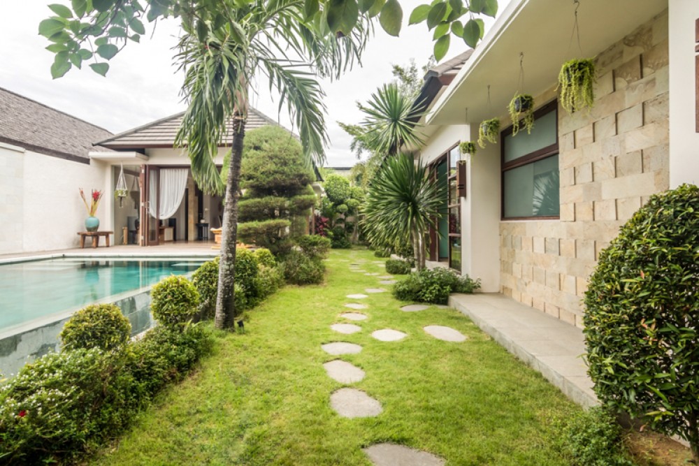 Villa Tiga Kamar Cantik Dijual di Canggu