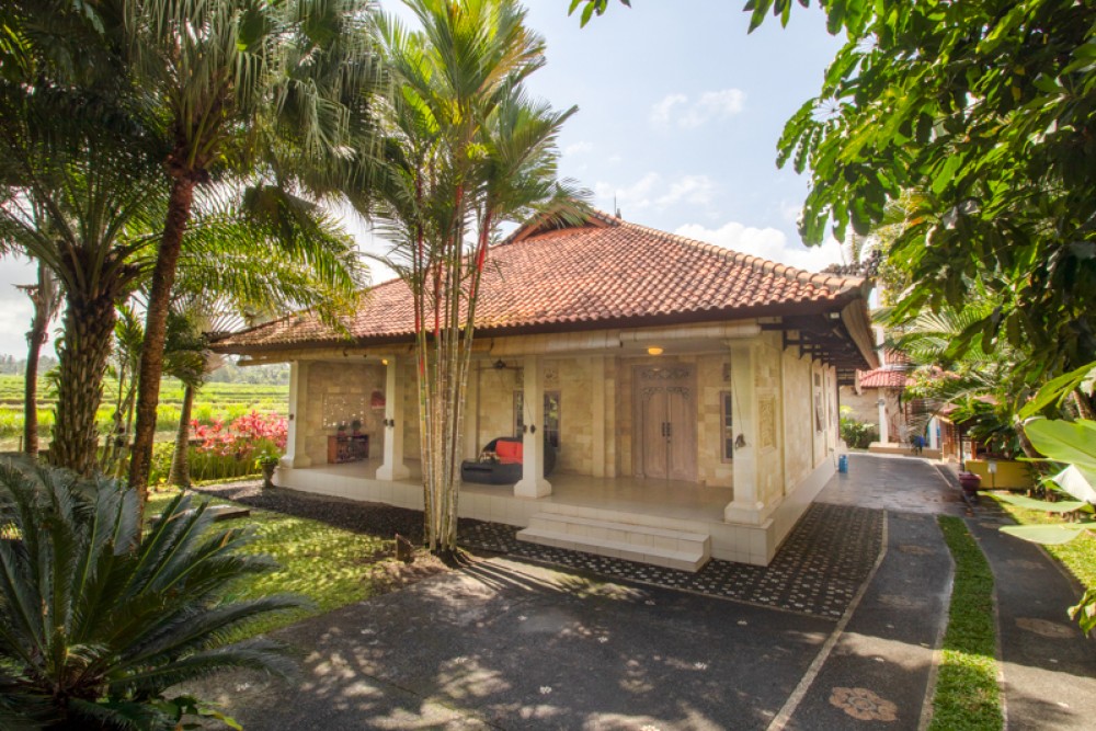 Traditional Freehold Villa with Spacious Land for Sale in Ubud