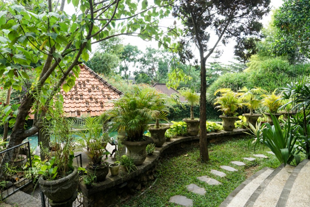 Villa traditionnelle en pleine propriété avec un terrain spacieux à vendre à Canggu