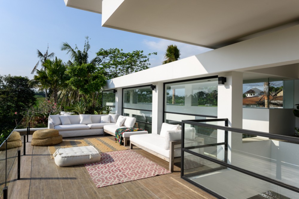 Luxurious Freehold Villa with Rice Paddies View for Sale in Canggu