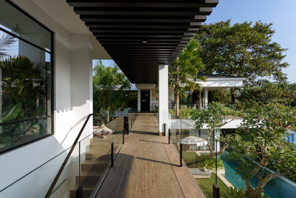 Luxurious Freehold Villa with Rice Paddies View for Sale in Canggu