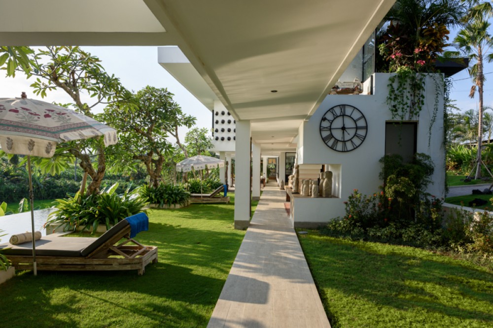 Luxurious Freehold Villa with Rice Paddies View for Sale in Canggu