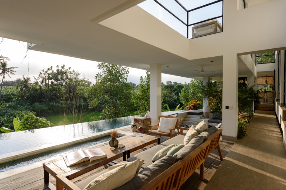 Luxurious Freehold Villa with Rice Paddies View for Sale in Canggu