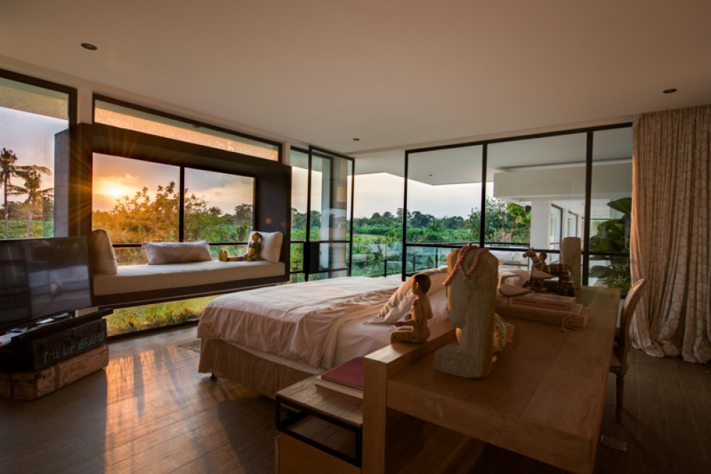 Luxurious Freehold Villa with Rice Paddies View for Sale in Canggu