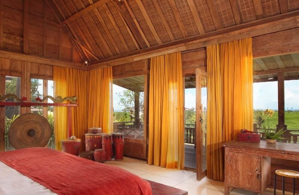 Villa de luxe avec un terrain spacieux à vendre à Tabanan