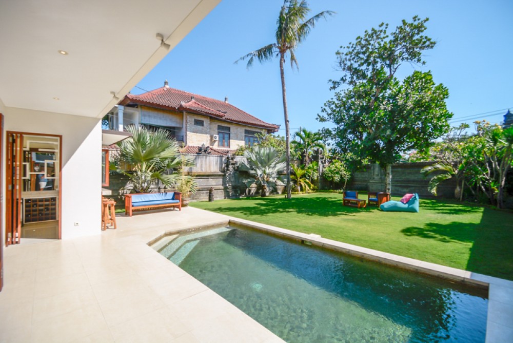 Modern Western Style Villa with High ROI for Sale in Sanur Kibarer
