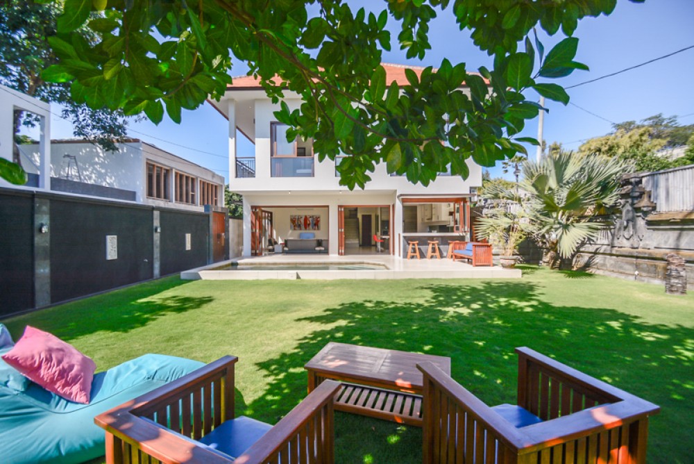 Modern Western Style Villa with High ROI for Sale in Sanur Kibarer