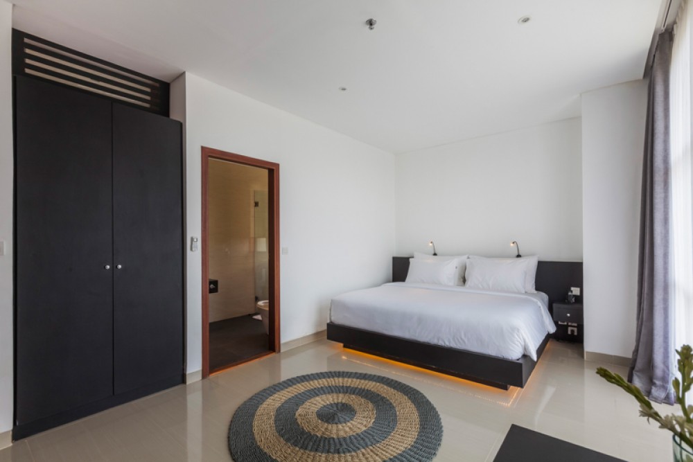 Apartemen Tiga Kamar Tidur Pemandangan Laut yang Indah Dijual di Seminyak