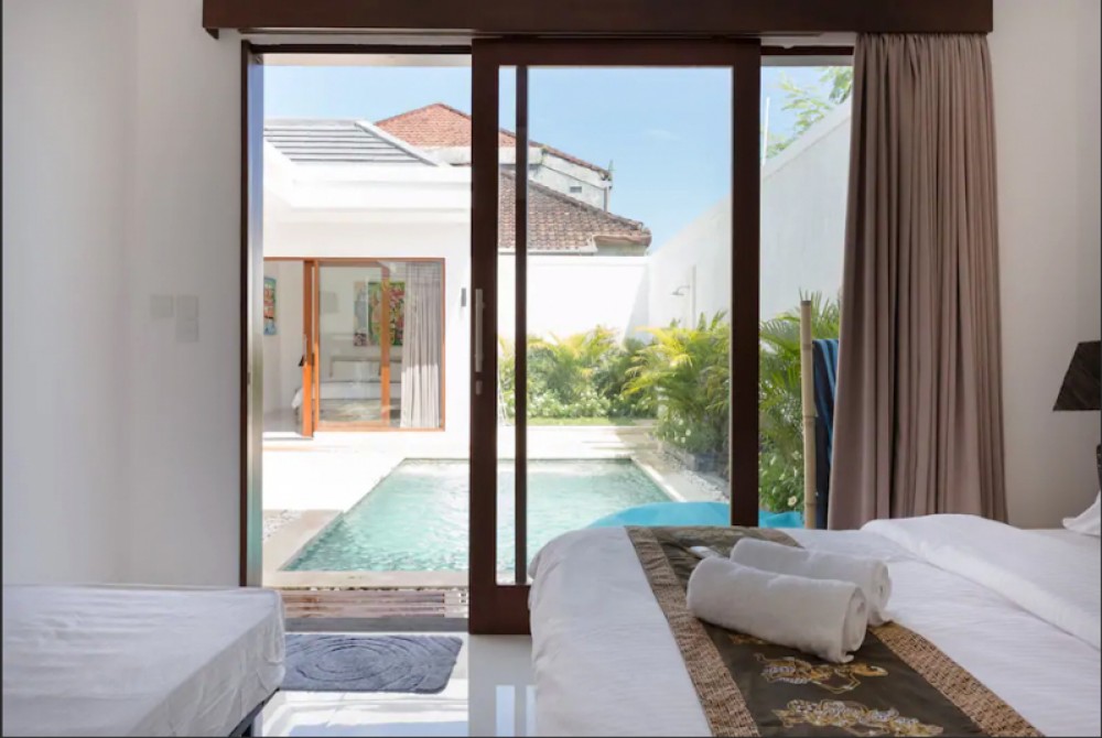 Beautiful Two Villas with Two Bedrooms per each Villa for Sale in Kerobokan