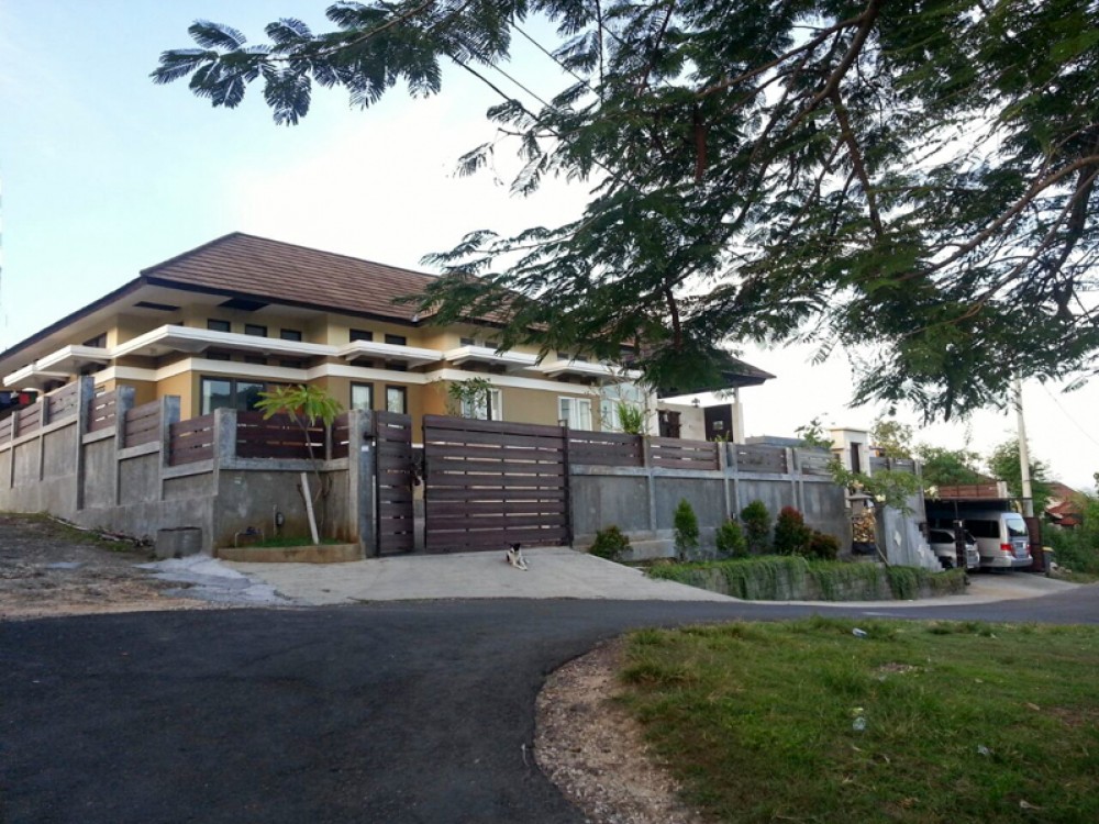 Villa confortable en pleine propriété à vendre à Bukit Ungasan