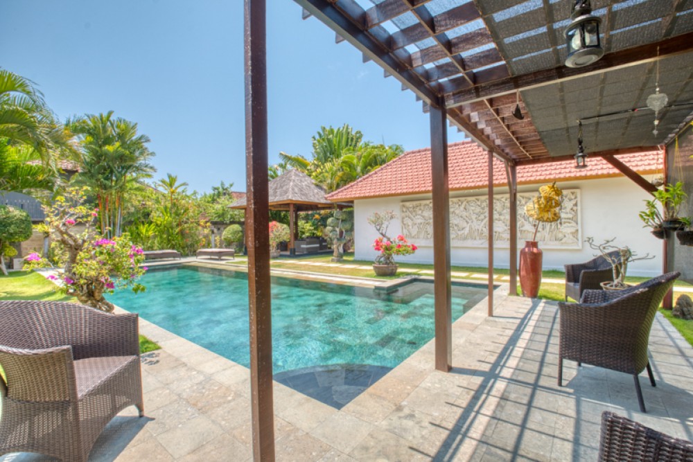 Villa tropicale spacieuse à vendre à Sanur