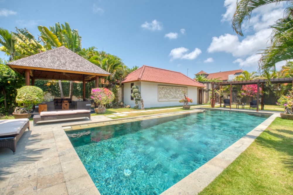 Villa tropicale spacieuse à vendre à Sanur