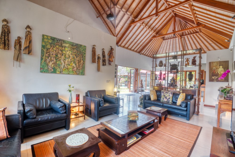 Villa Tropis Luas Dijual di Sanur