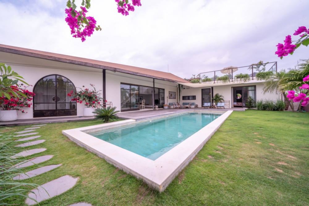 Villa Cantik yang Menakjubkan dengan Nilai Terbaik untuk Dijual di Canggu