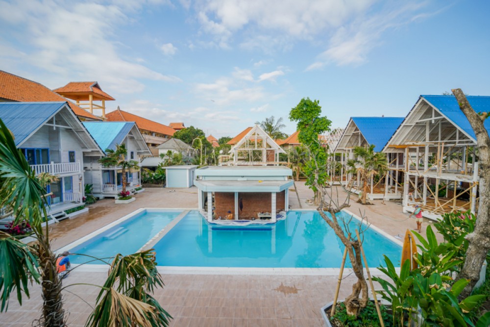 Villa Kayu yang menawan dan Berjalan Jarak ke Pantai Dijual di Legian