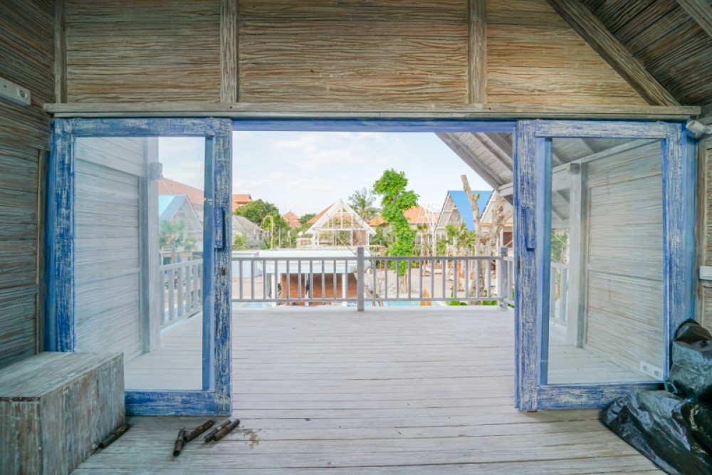 Villa en bois de charme et à distance de marche de la plage à vendre à Legian