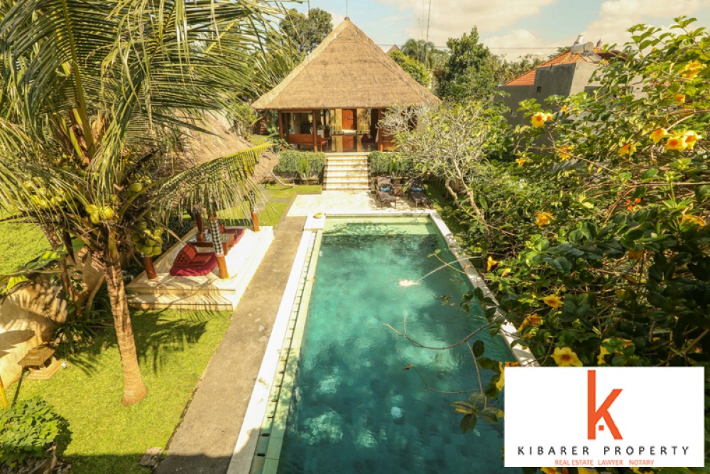 Villa Indah Sawah Dikelilingi dengan Tanah Luas Dijual di Ubud