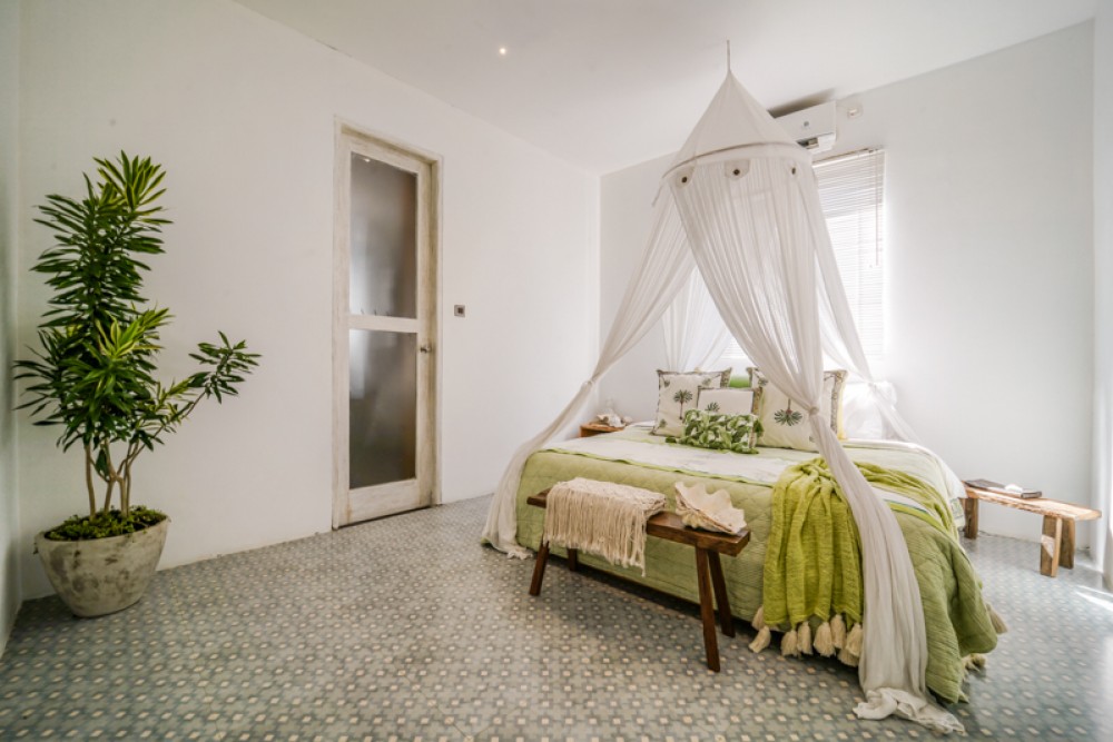 Charming Four Bedrooms Freehold Villa Dijual di Canggu