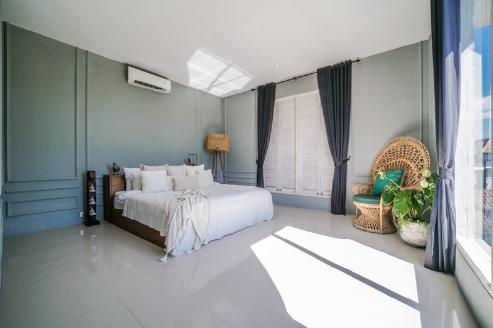 Charming Four Bedrooms Freehold Villa Dijual di Canggu