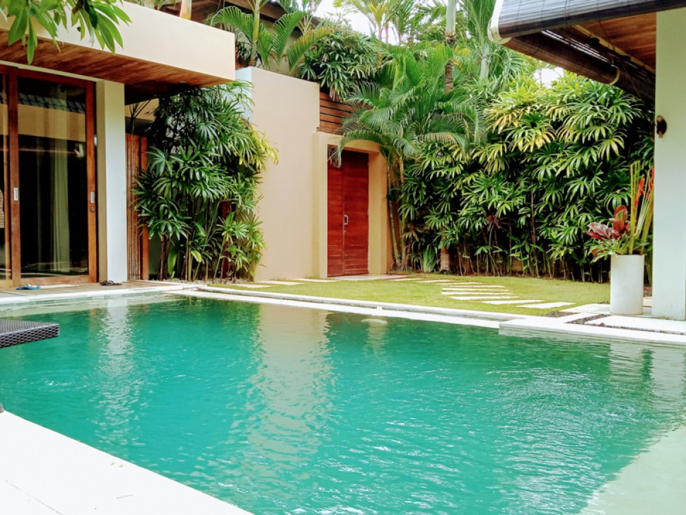 Belle villa de quatre chambres à coucher à vendre à Prime Location de Seminyak