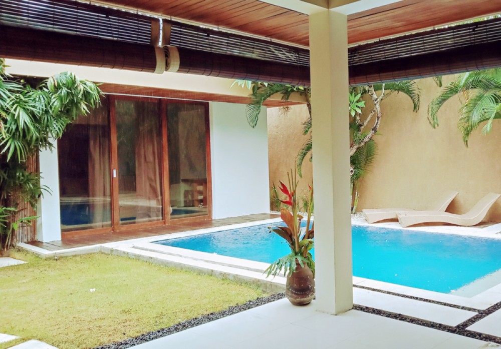 Villa Empat Kamar Tidur Indah Dijual di Lokasi Utama Seminyak