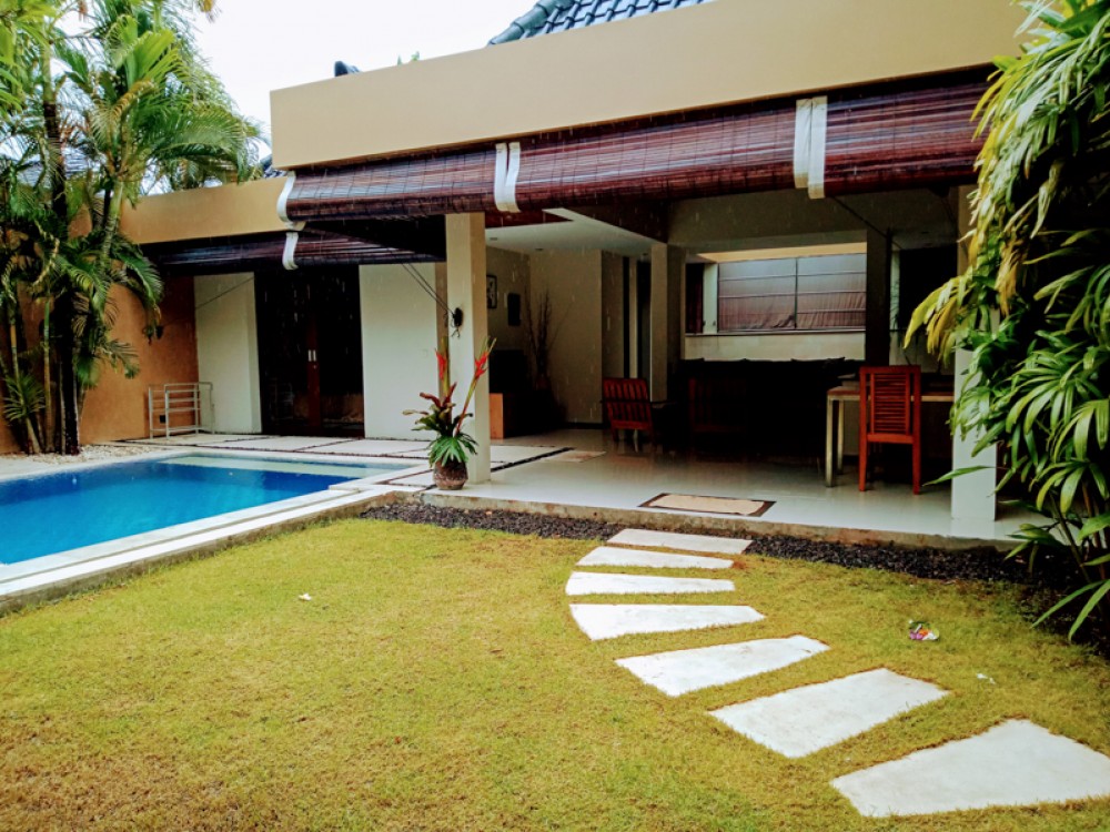 Belle villa de quatre chambres à coucher à vendre à Prime Location de Seminyak