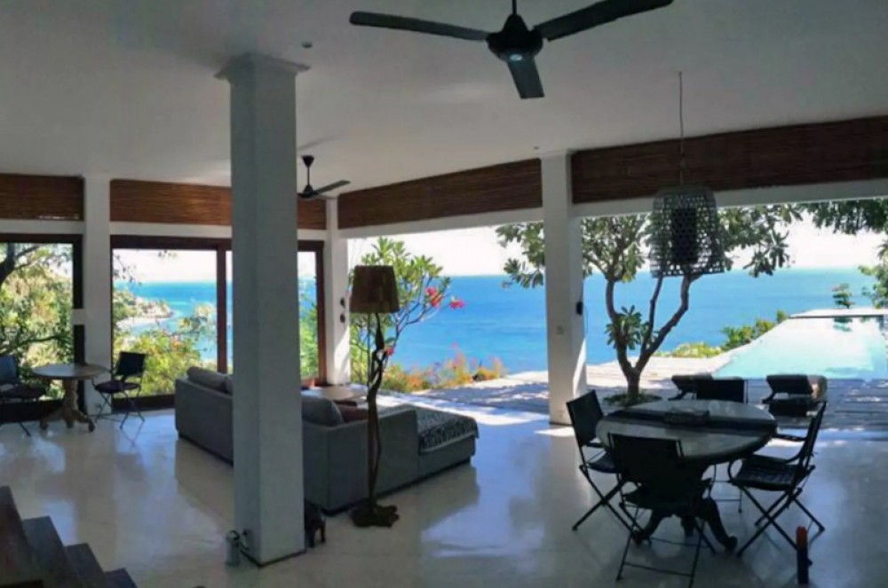 Villa Hilltop Menakjubkan dengan Pemandangan Laut dan ...