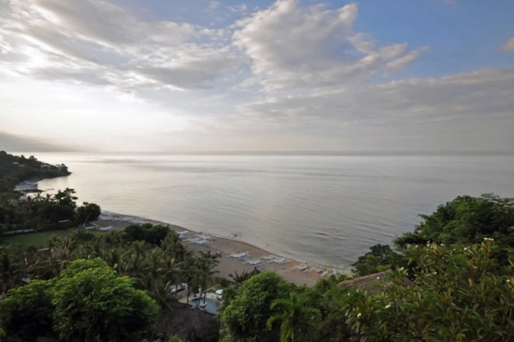 Villa Hilltop Menakjubkan dengan Pemandangan Laut dan ...