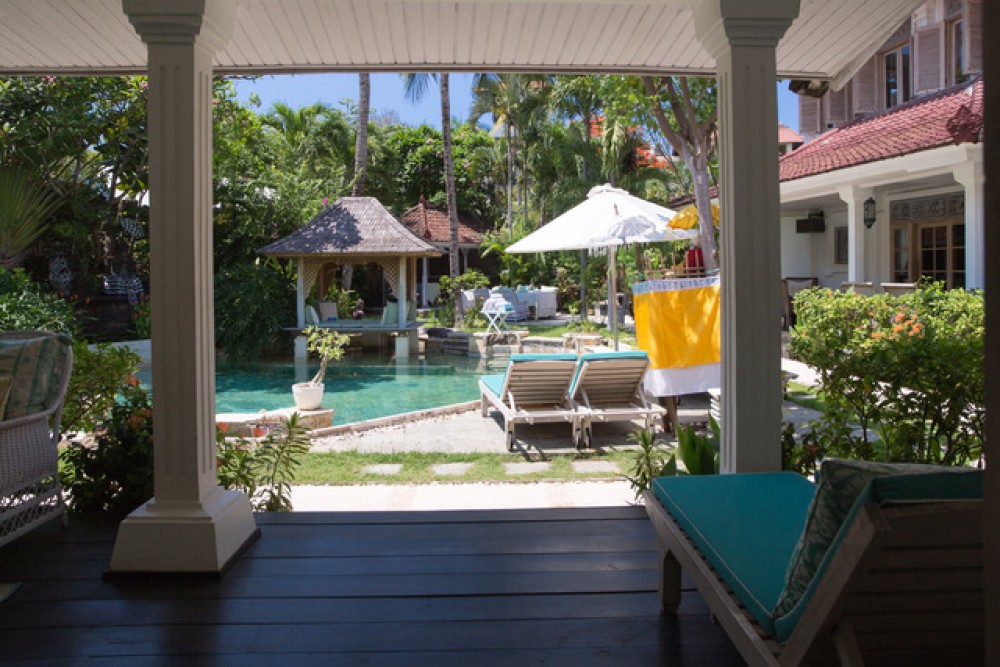 Villa Leasehold Kolonial Seminyak di tepi Pantai untuk Dijual