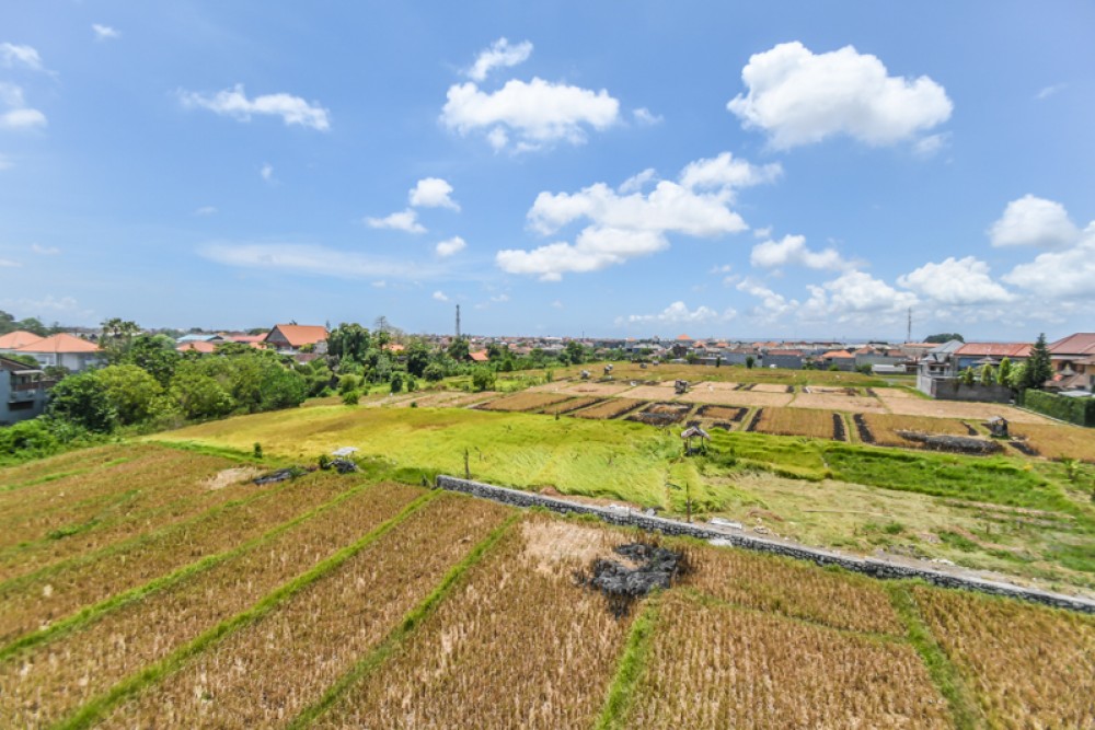 Villa Bisnis Kunci Baru Dijual di Kerobokan