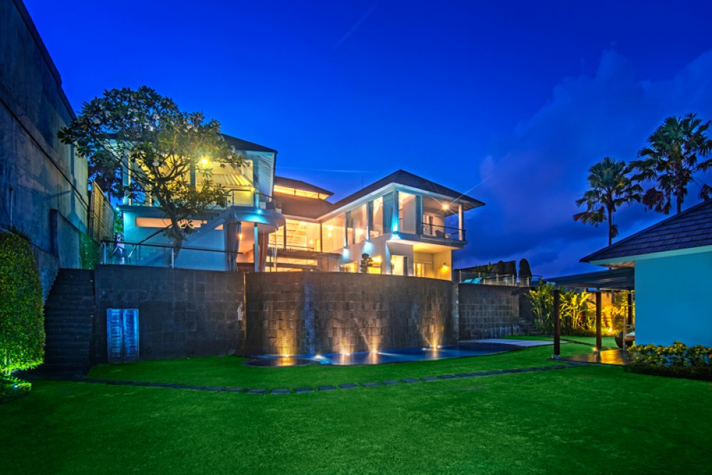 Villa Luas, Berjalan Jarak ke Pantai Dijual di Canggu
