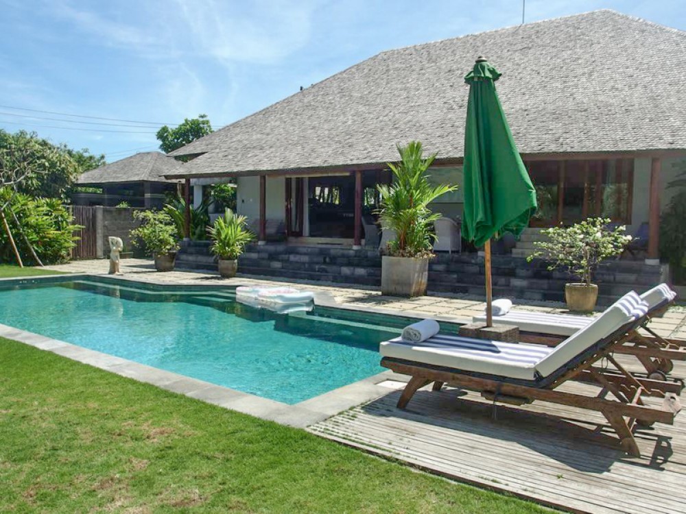 Villa impressionnante de trois chambres à vendre à Canggu