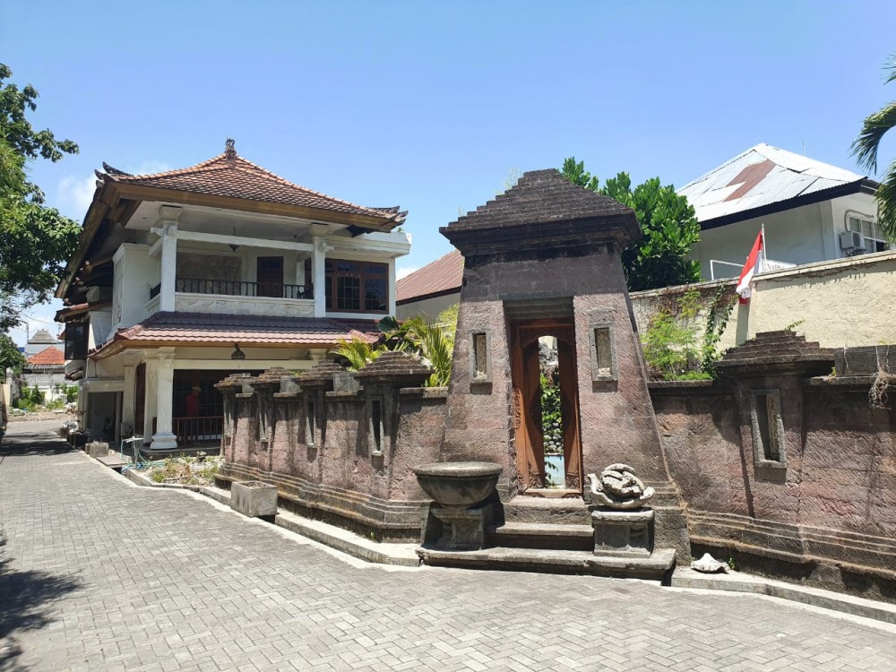 Luxurious Five Bedrooms Freehold Villa for Sale in Canggu