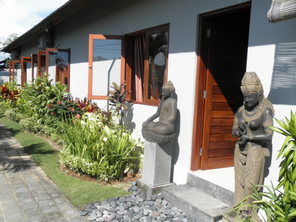 Villa Hak Milik Tiga Kamar Tidur yang mengesankan Dijual di Canggu