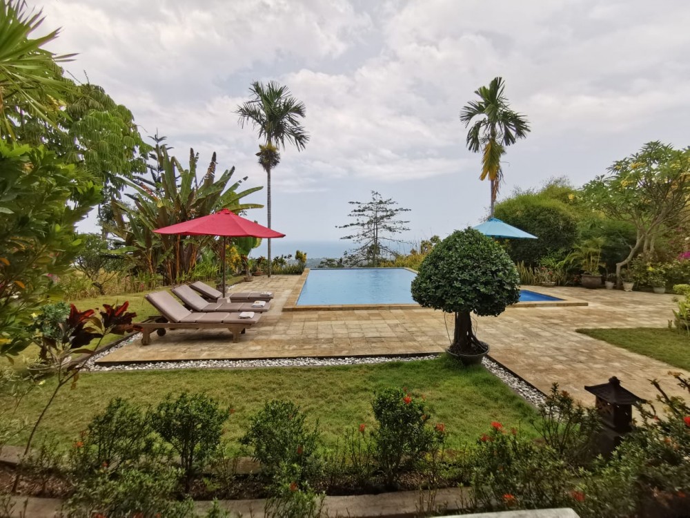 Fantastique vue sur l'océan avec un terrain spacieux à vendre à Lovina